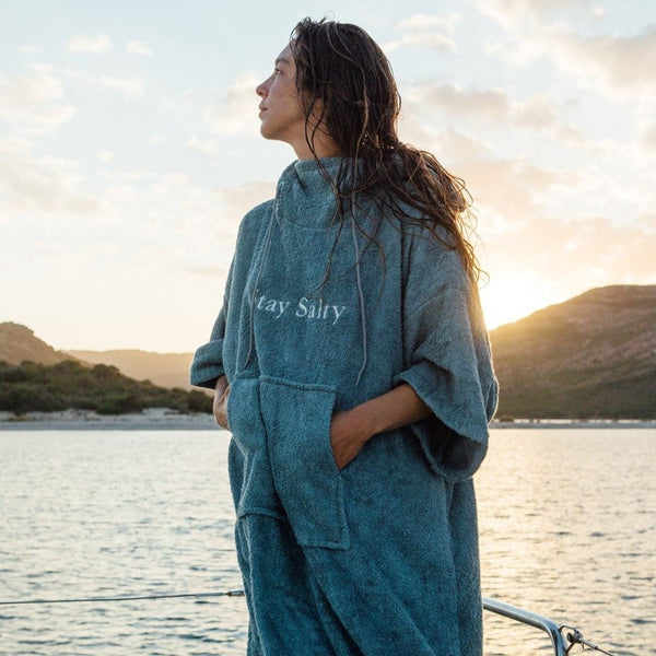Manera Stay Salty Poncho - Fluid.no